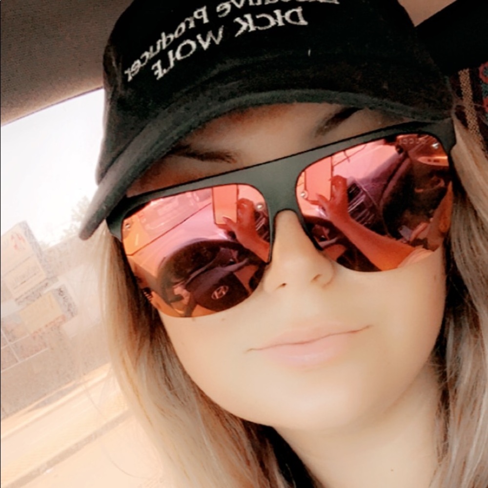 Meet your Posher, Tayler
